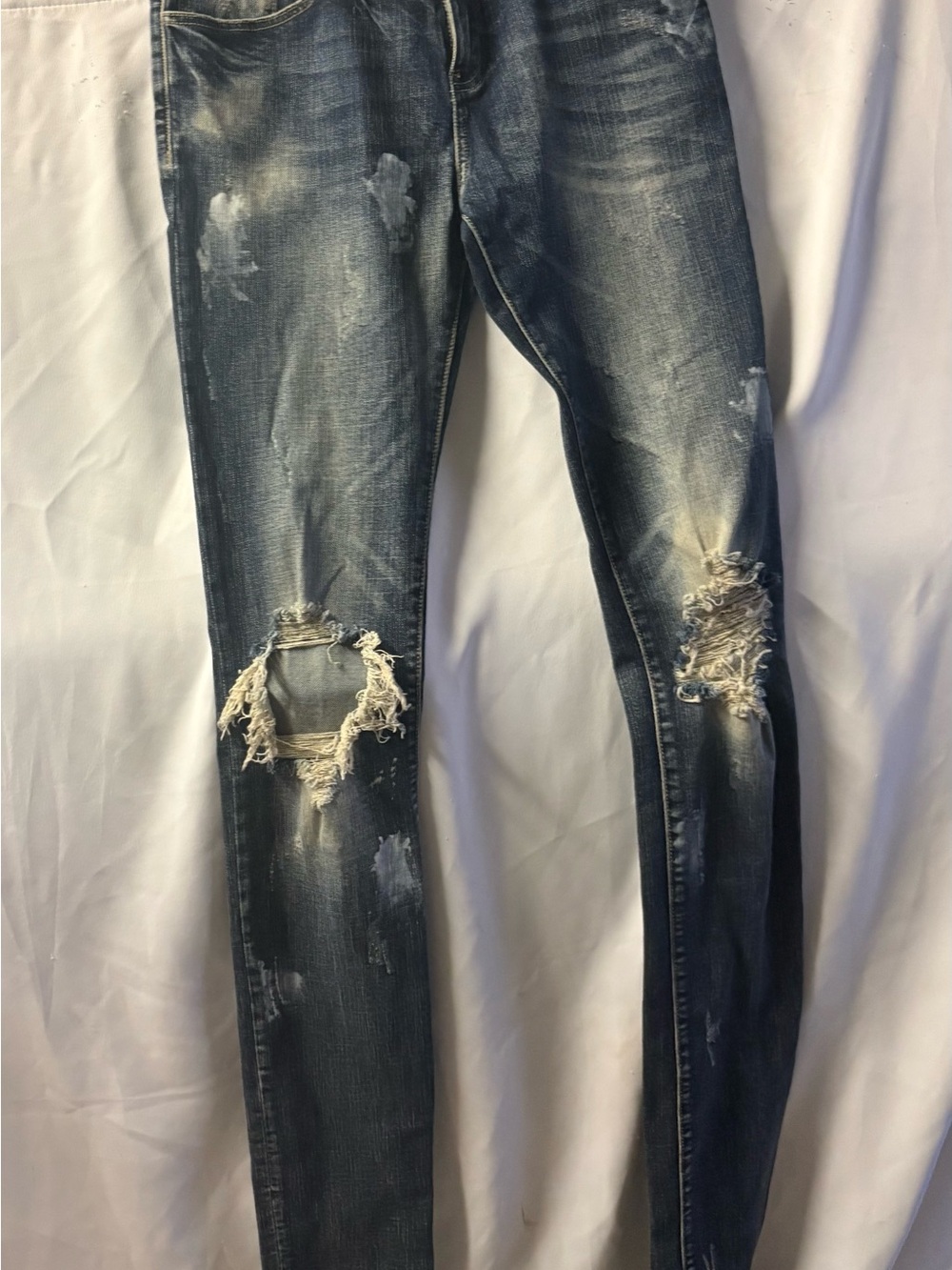 Slim Ripped Men's Jeans in Distressed Blue